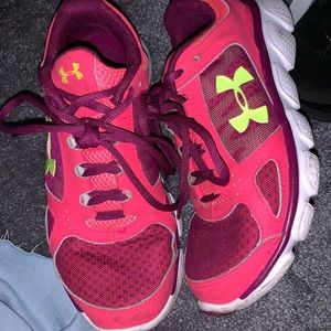 under armour running sneakers - barely worn!